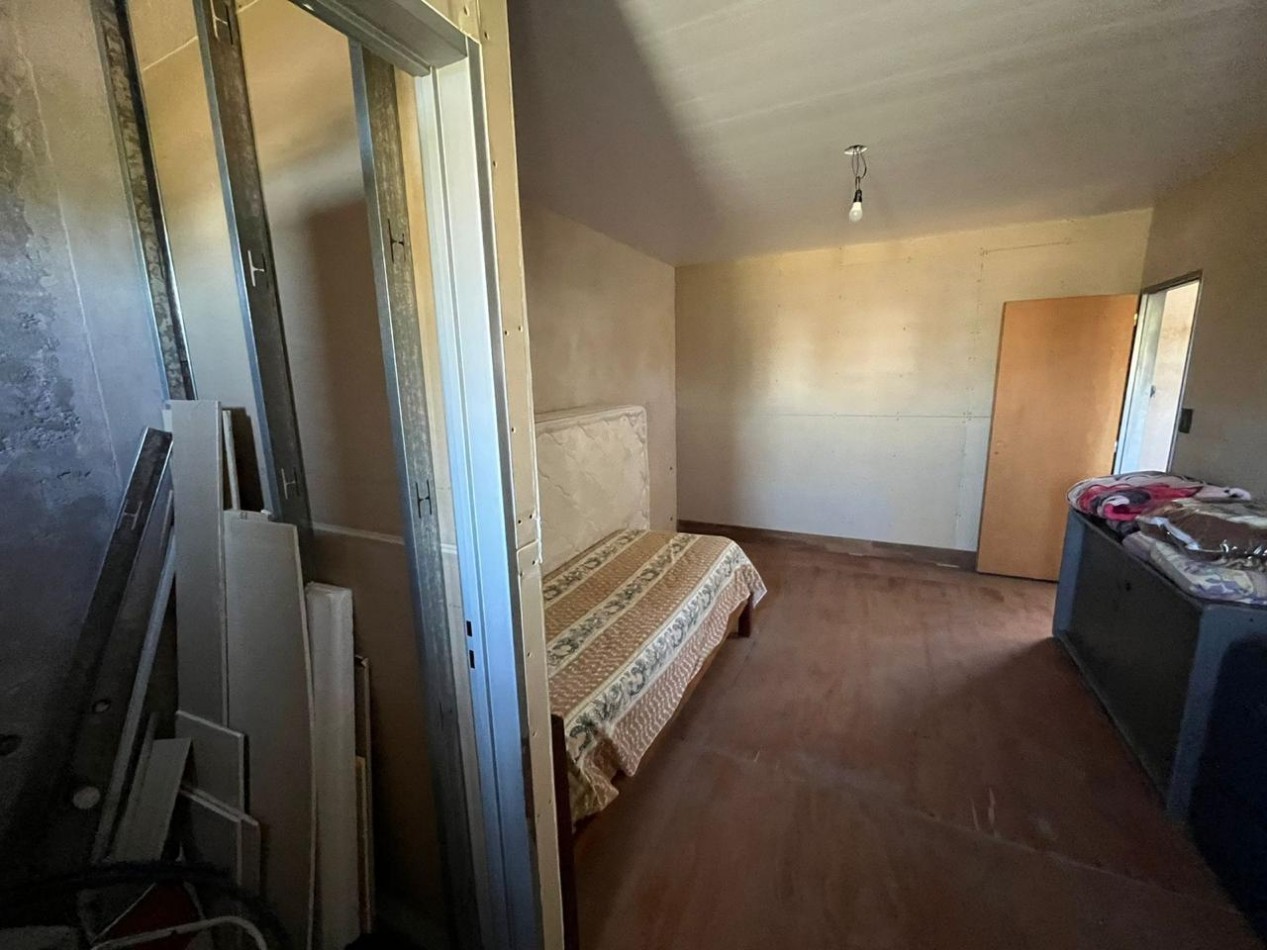 Venta de Casa 4 ambientes con galpon y parque 