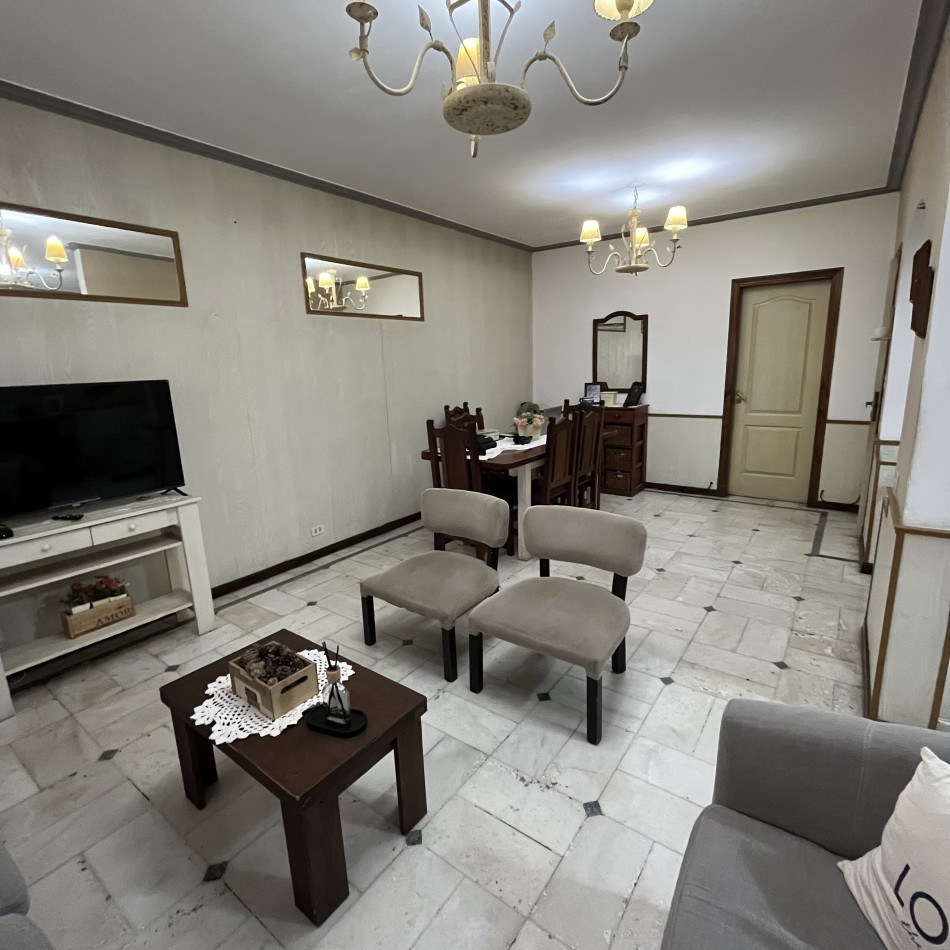 Venta de chalet 6 ambientes con quincho en Las Lilas