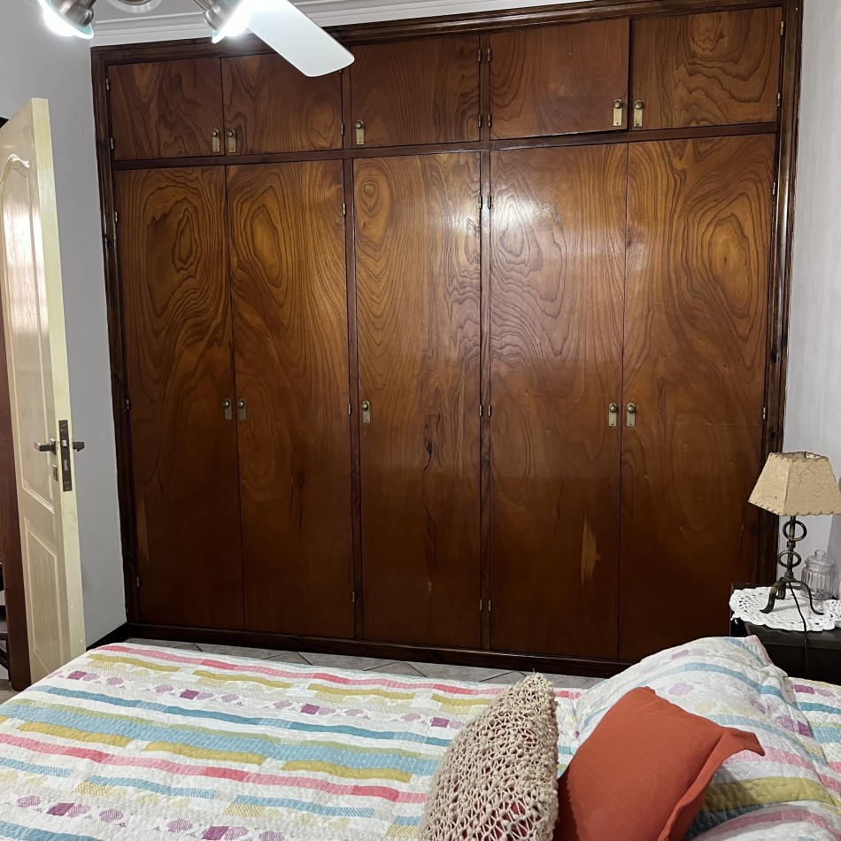 Venta de chalet 6 ambientes con quincho en Las Lilas