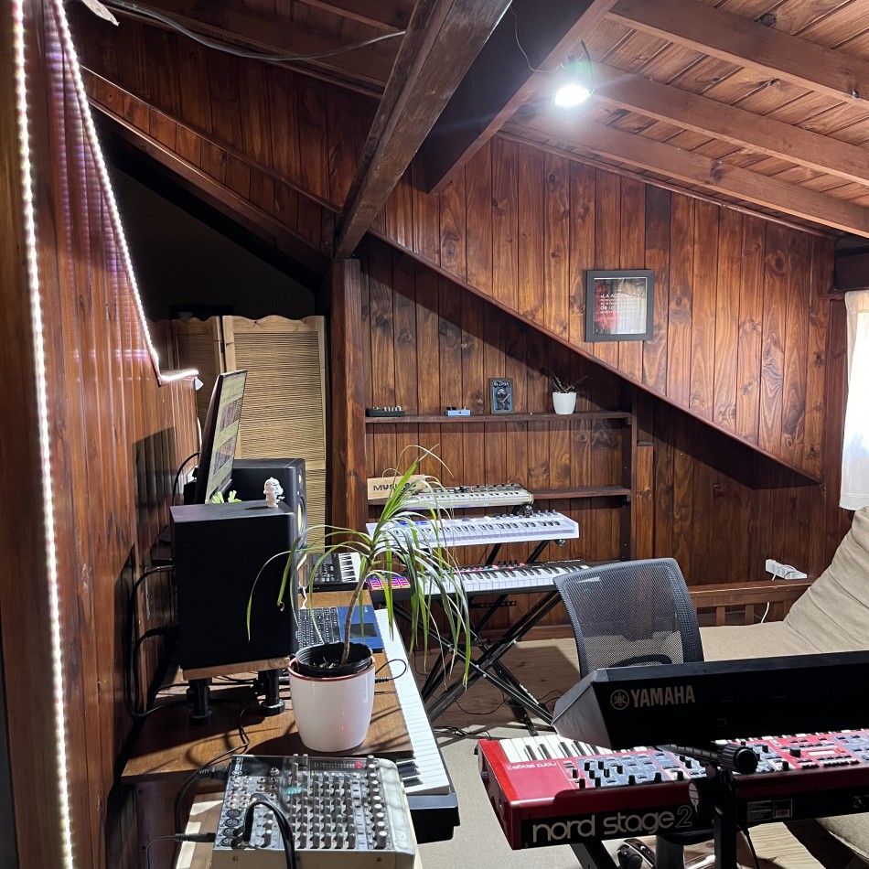 Venta de chalet 6 ambientes con quincho en Las Lilas