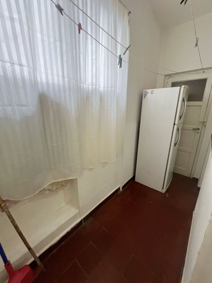 Venta departamento 3 ambientes con dependencia en el centro