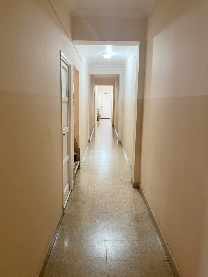 Venta departamento 3 ambientes con dependencia en el centro