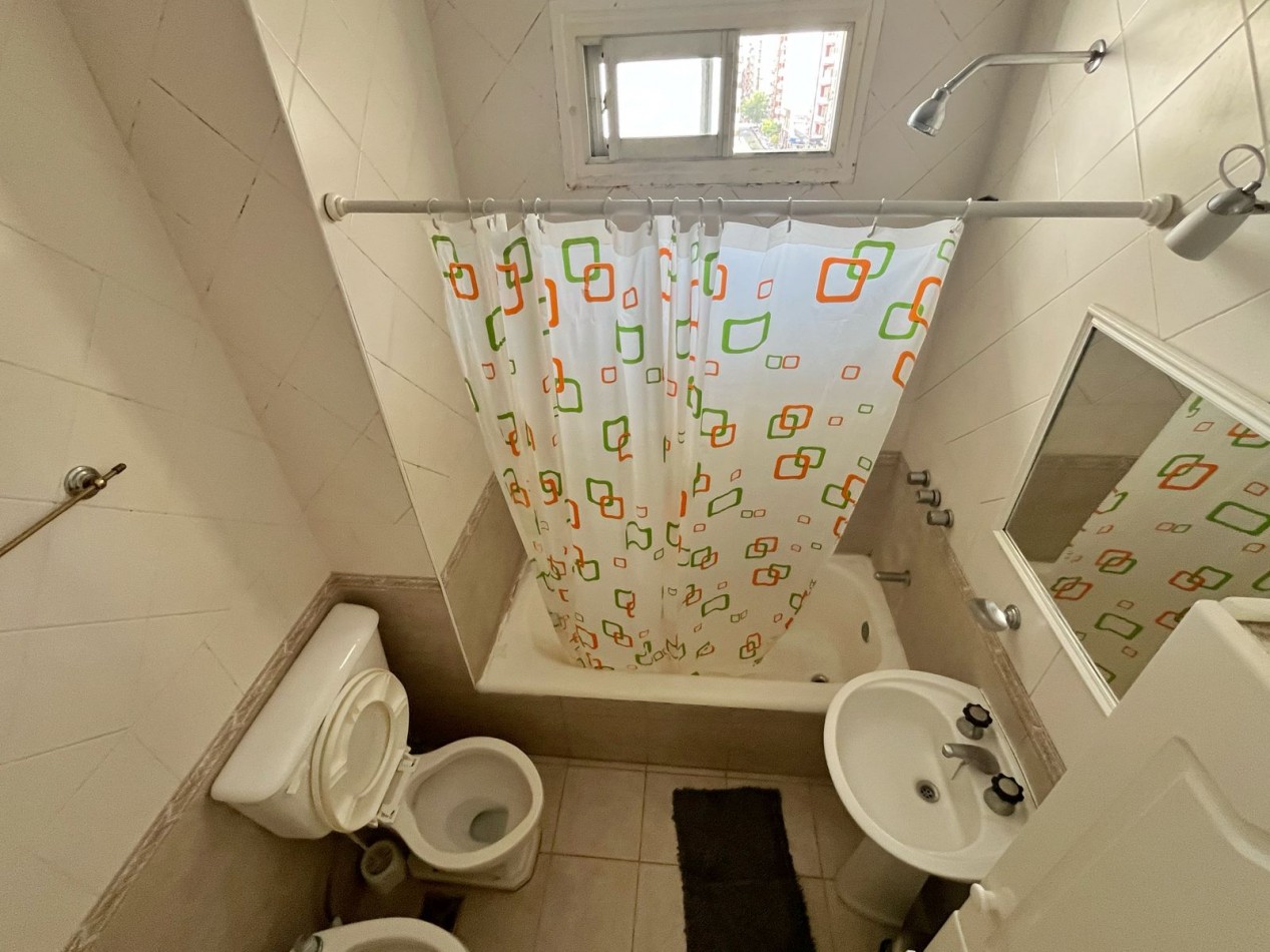 Venta departamento 3 ambientes con dependencia en el centro