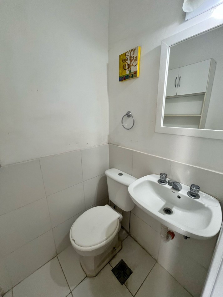 Venta departamento 3 ambientes con dependencia en el centro