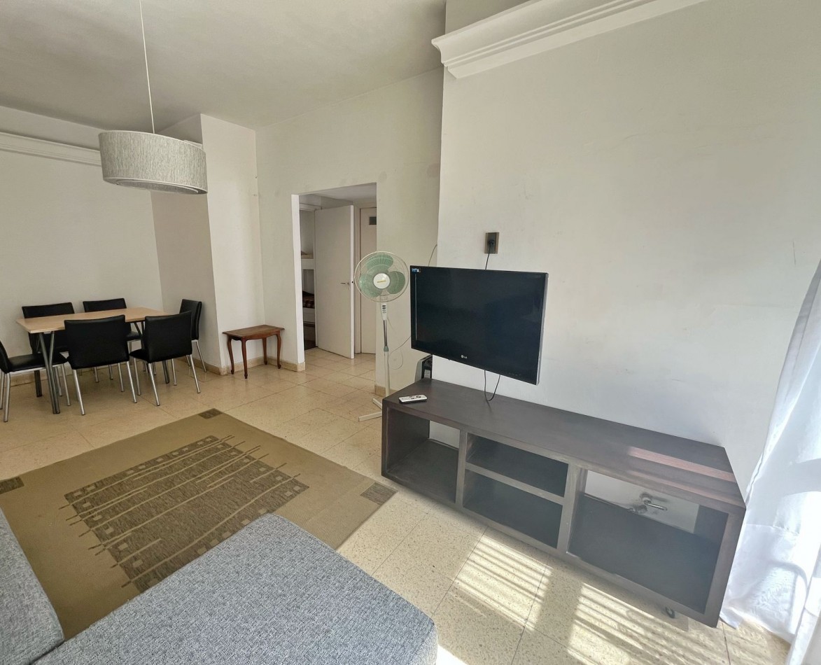 Venta departamento 3 ambientes con dependencia en el centro