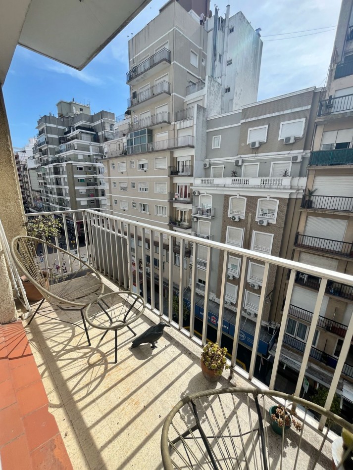 Venta departamento 3 ambientes con dependencia en el centro