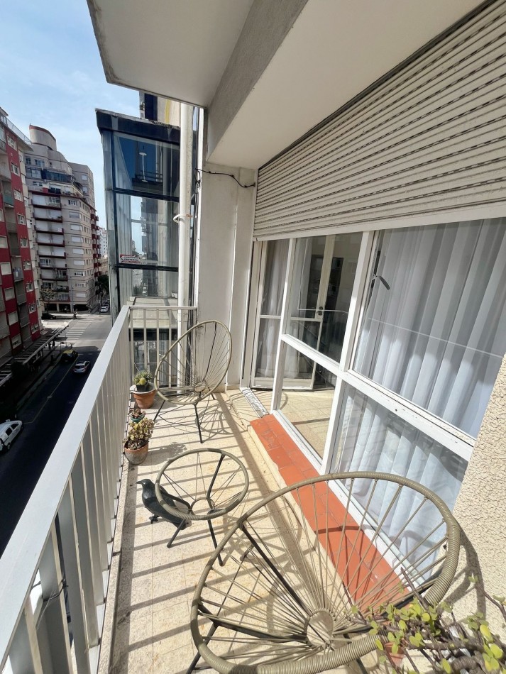 Venta departamento 3 ambientes con dependencia en el centro