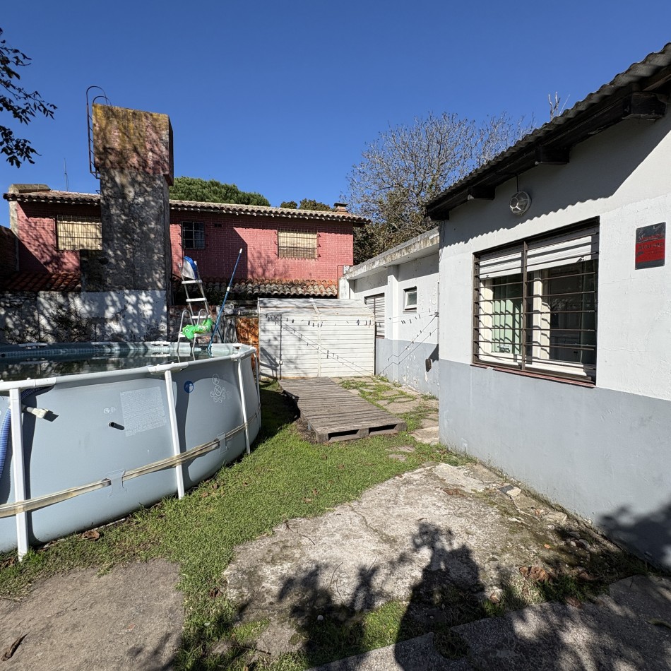 Venta de casa 3 ambientes mas departamento en los Pinares