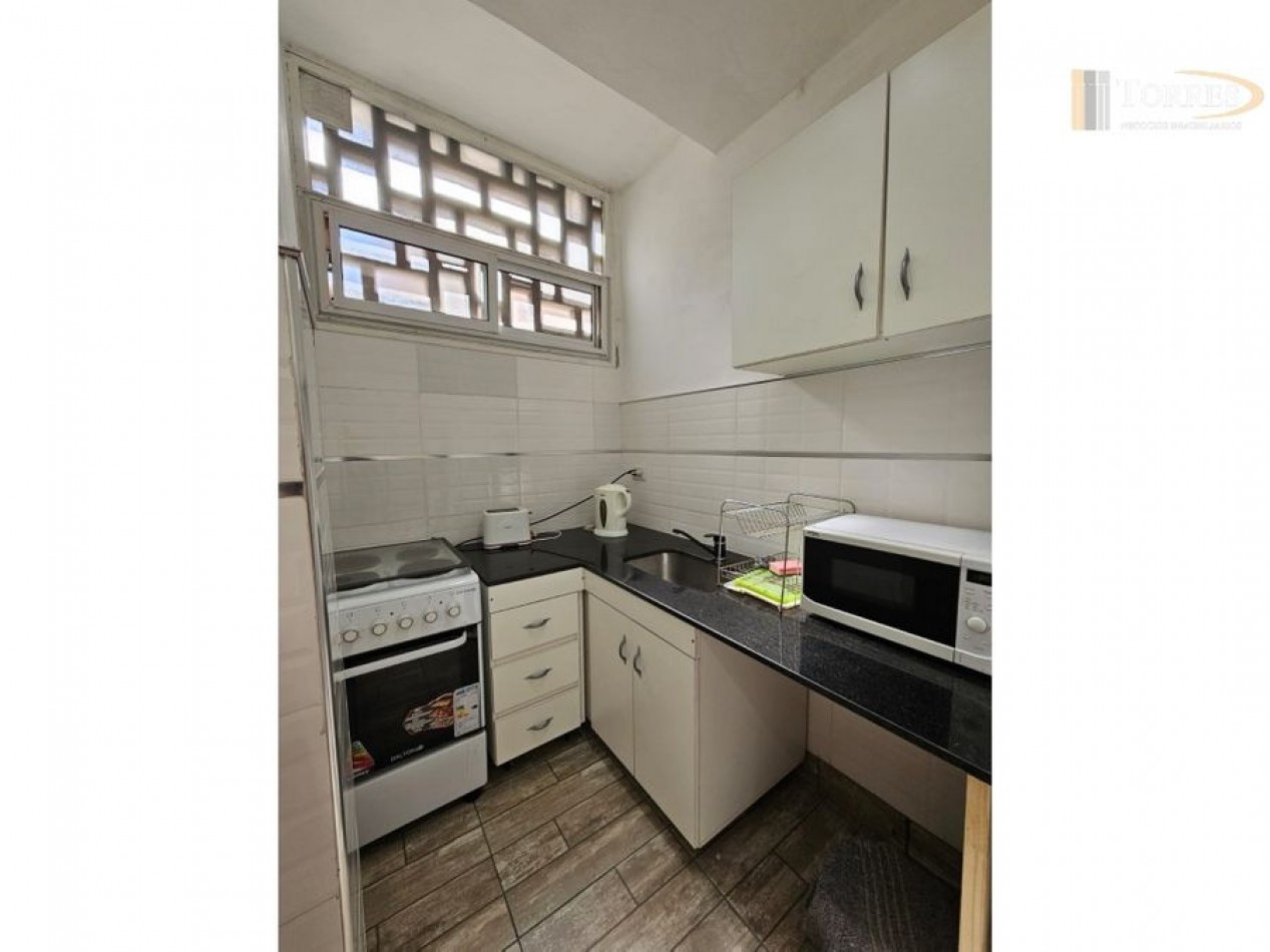 Venta departamento 2 ambientes a la calle con balcon 