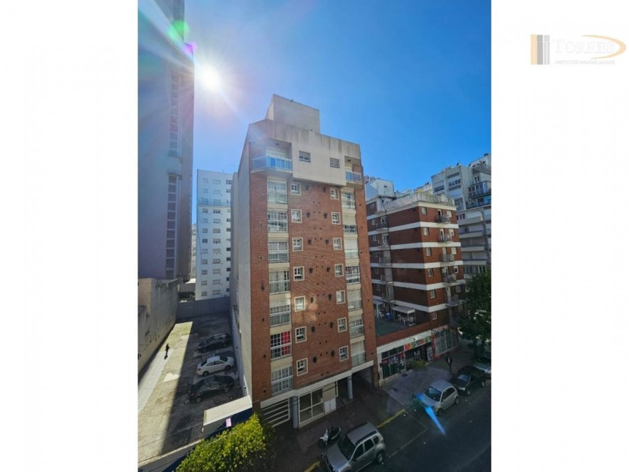 Venta departamento 2 ambientes a la calle con balcon 