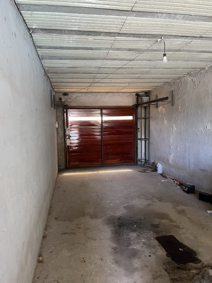Venta de casa 4 ambientes con pileta en barrio Malvinas Argentinas